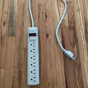 6-outlet surge protection power strip